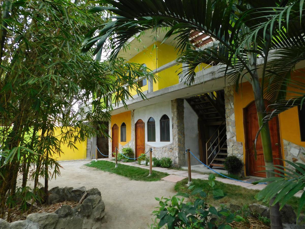 Hostal Maxima Puerto López 외부 사진