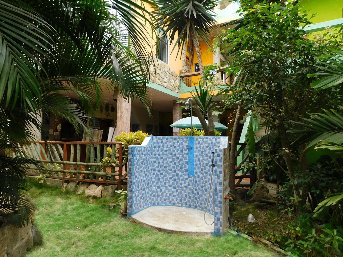Hostal Maxima Puerto López 외부 사진