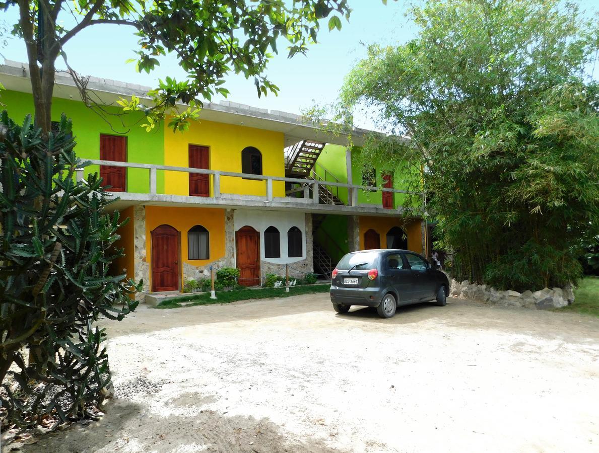 Hostal Maxima Puerto López 외부 사진