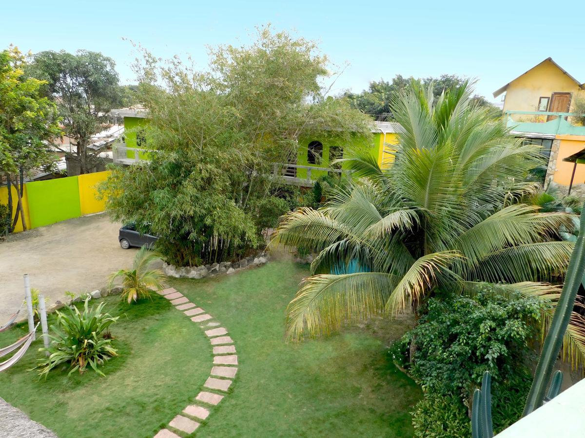 Hostal Maxima Puerto López 외부 사진